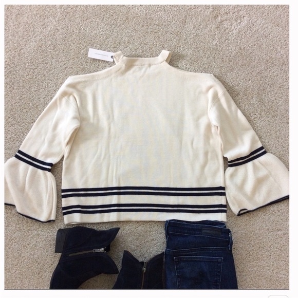 {Anthropologie} Leander Open Shoulder Top by Knitted & Knotted - Picture 5 of 5